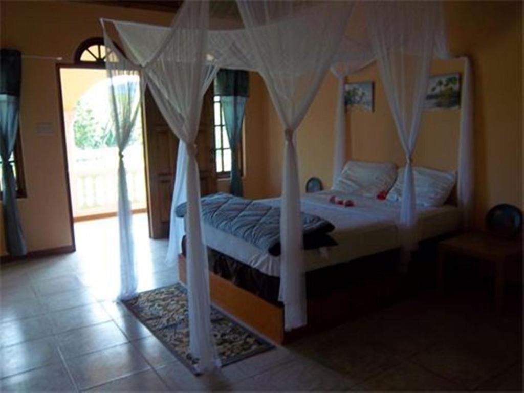 By The Sea Vacation Home And Villa ポート・アントニオ 部屋 写真