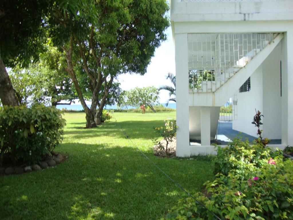 By The Sea Vacation Home And Villa ポート・アントニオ 部屋 写真