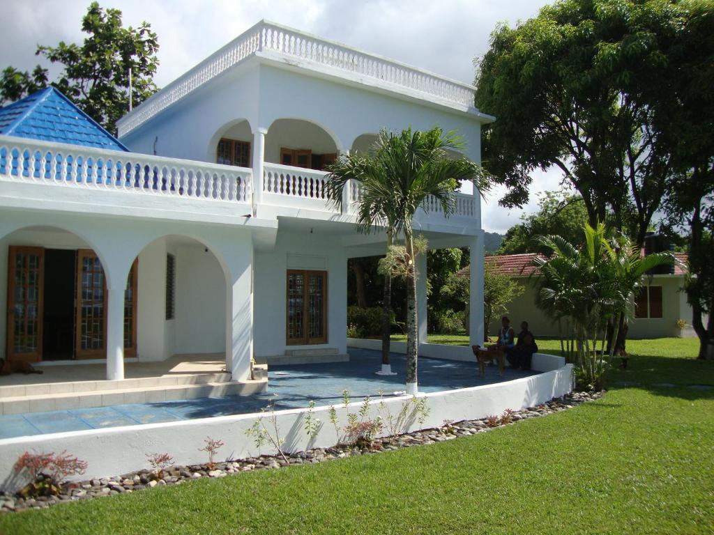 By The Sea Vacation Home And Villa ポート・アントニオ 部屋 写真