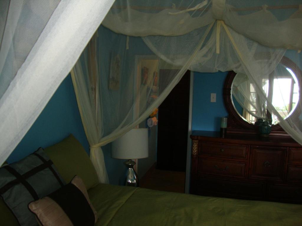 By The Sea Vacation Home And Villa ポート・アントニオ 部屋 写真
